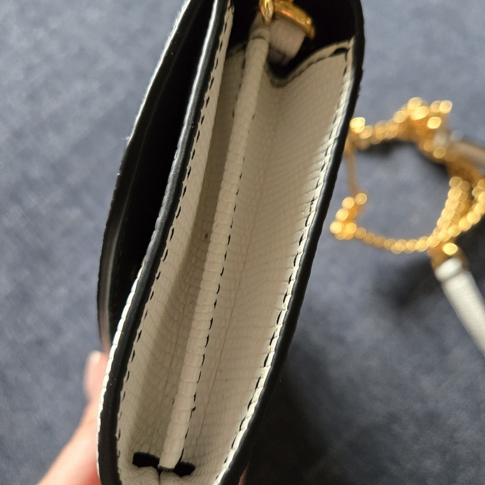 Marc Jacobs Black and Cream Crossbody Bag with Gold Chain - Picture 6 of 8